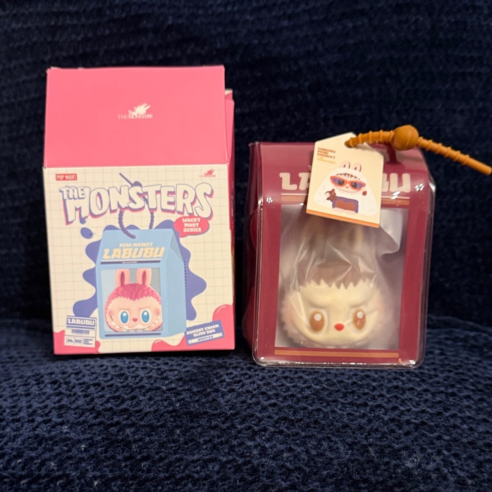 The Monsters - Wacky Mart Pinch Pendant- Onigiri 🍙